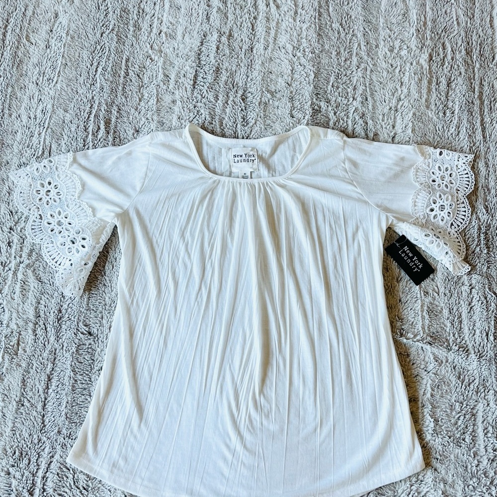 NWT! New York Laundry White Pleated Ruffled Blouse - Picture 2 of 7